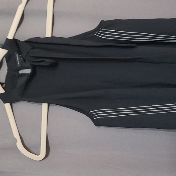 Ann Taylor Little Black Dress Sleeveless Bow at Shoulder White Stiching Sz 2 EUC - Picture 3 of 9